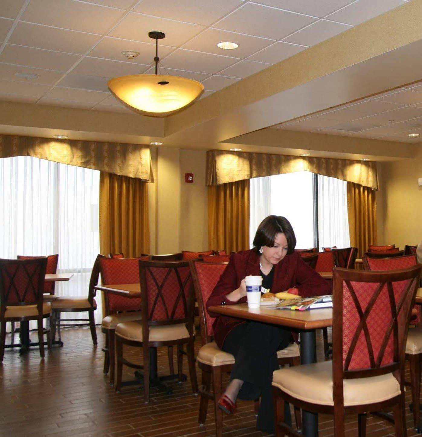 Hampton Inn Elkins Ristorante foto